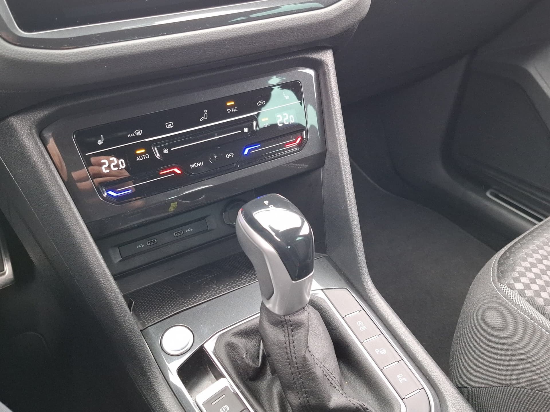 Volkswagen Tiguan 1.5 TSI 150 PS DSG AHK Kamera LED NAVI Bild 11