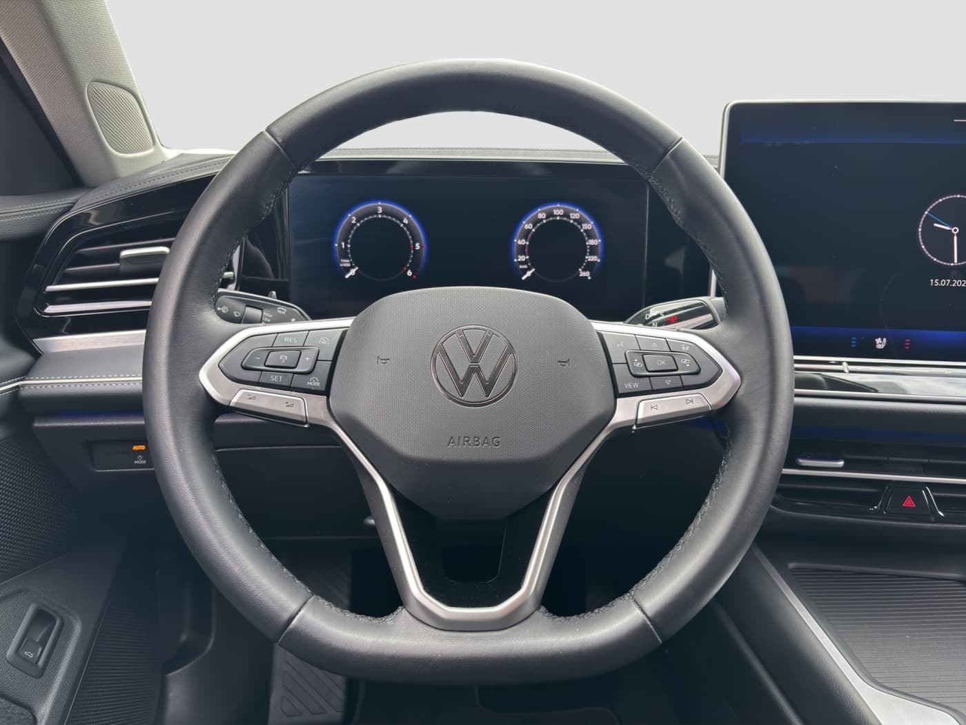 Volkswagen Passat 2.0 TDI Var. Business Bild 10