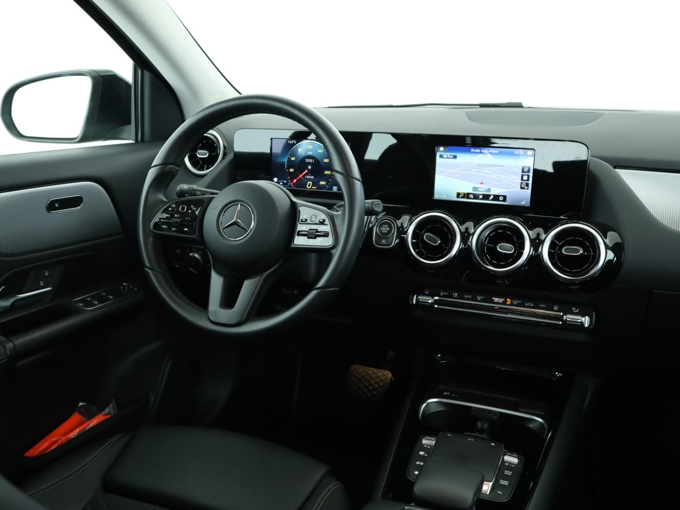 Mercedes-Benz GLA 200 d 4M Bild 10