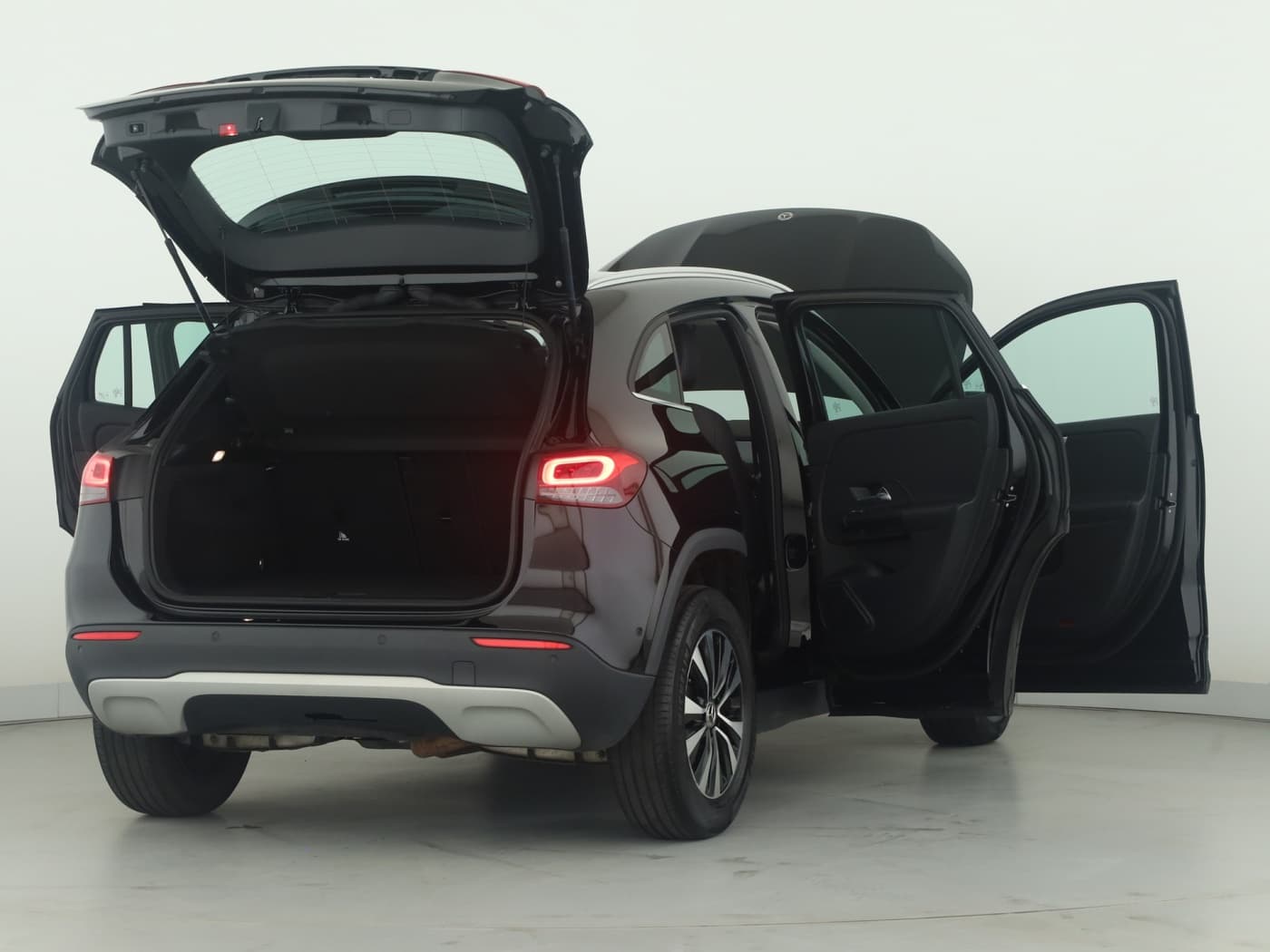 Mercedes-Benz GLA 200 d 4M Bild 9