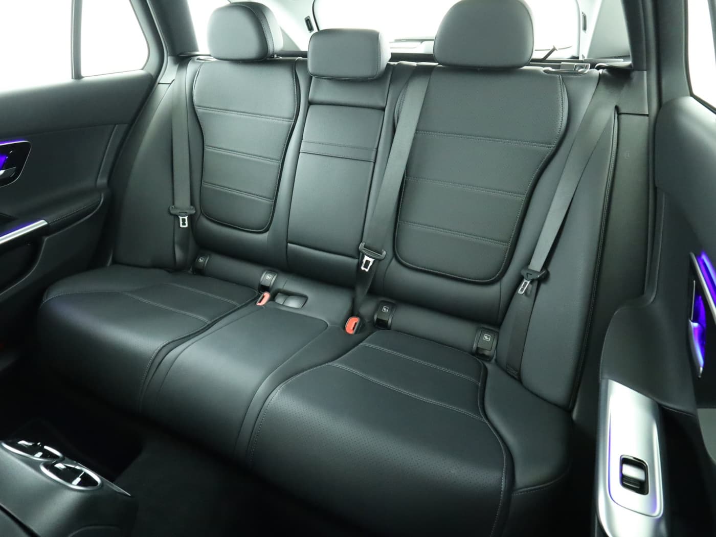 Mercedes-Benz C 300 e T Bild 18