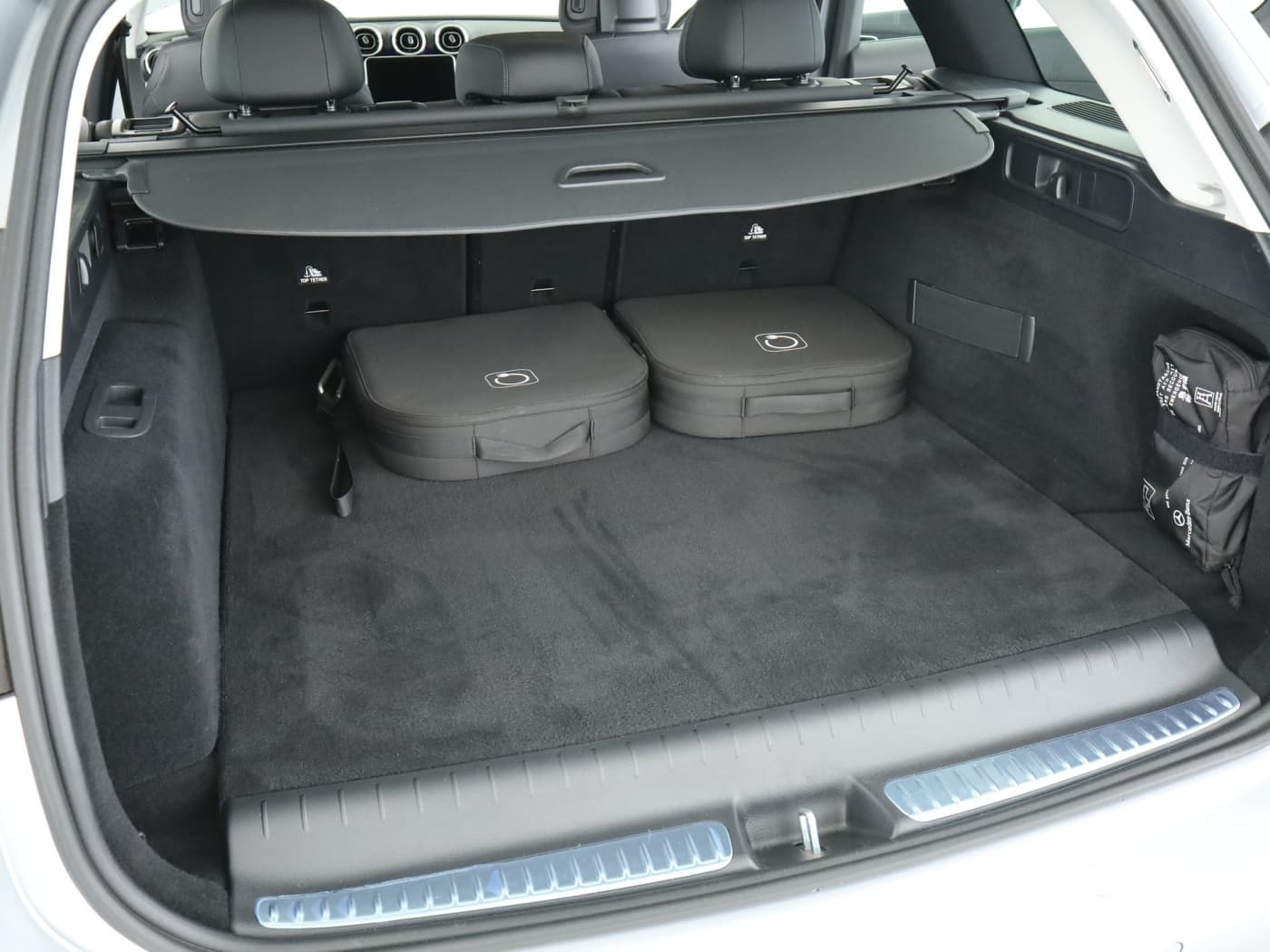 Mercedes-Benz C 300 e T Bild 22