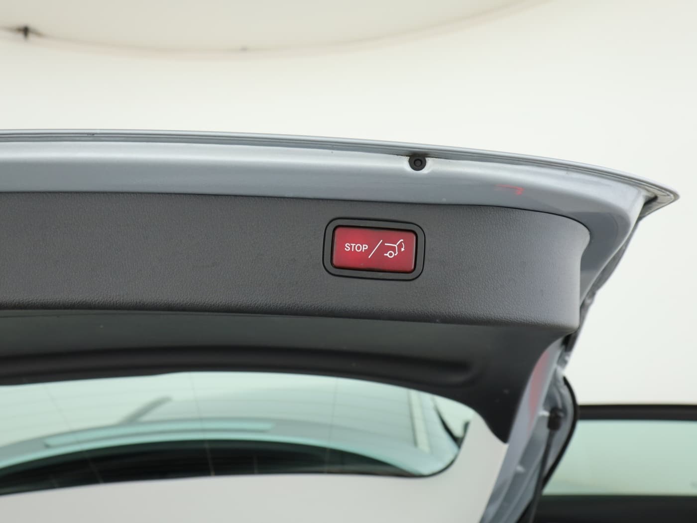Mercedes-Benz C 300 e T Bild 24