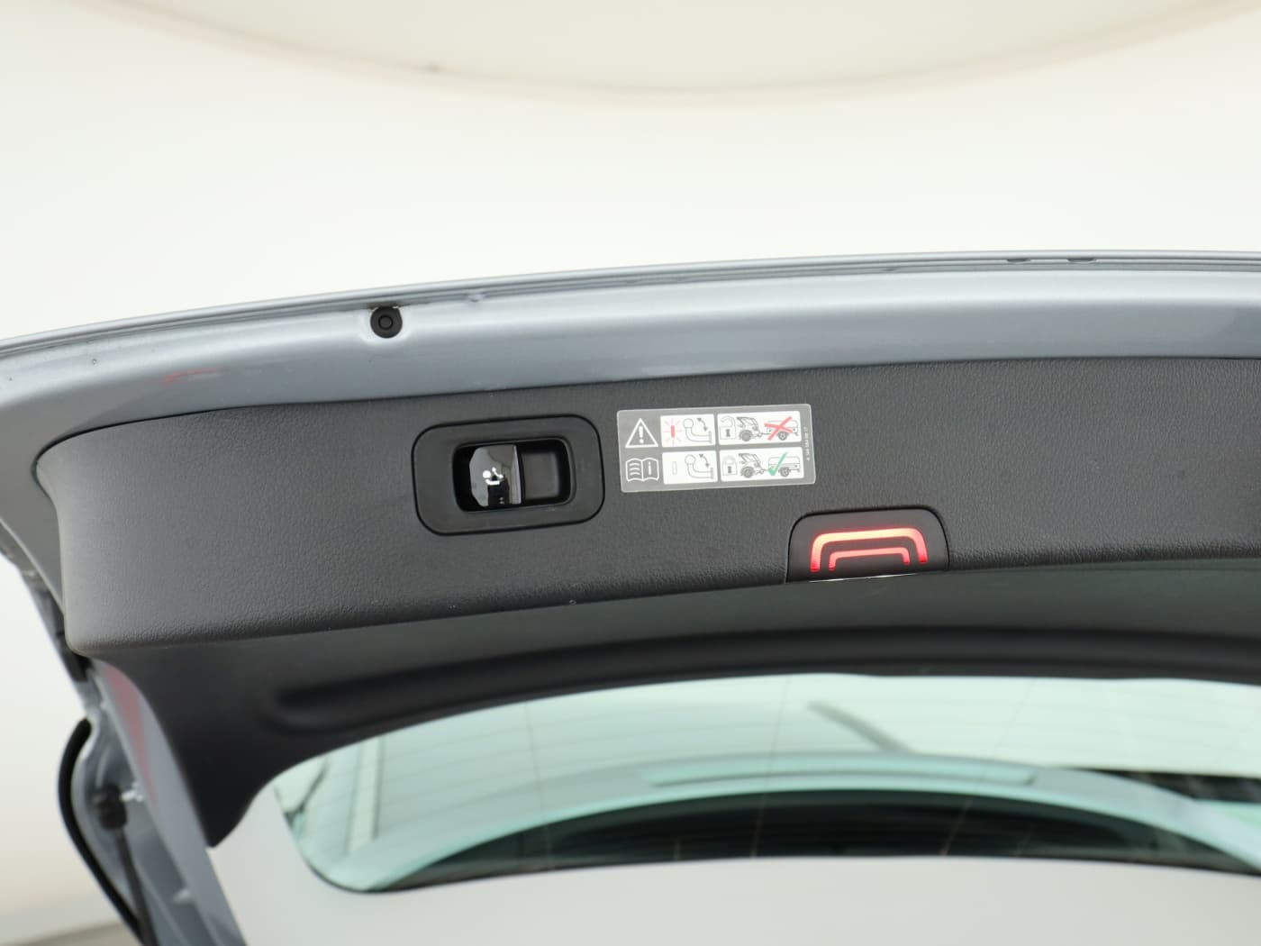 Mercedes-Benz C 300 e T Bild 26