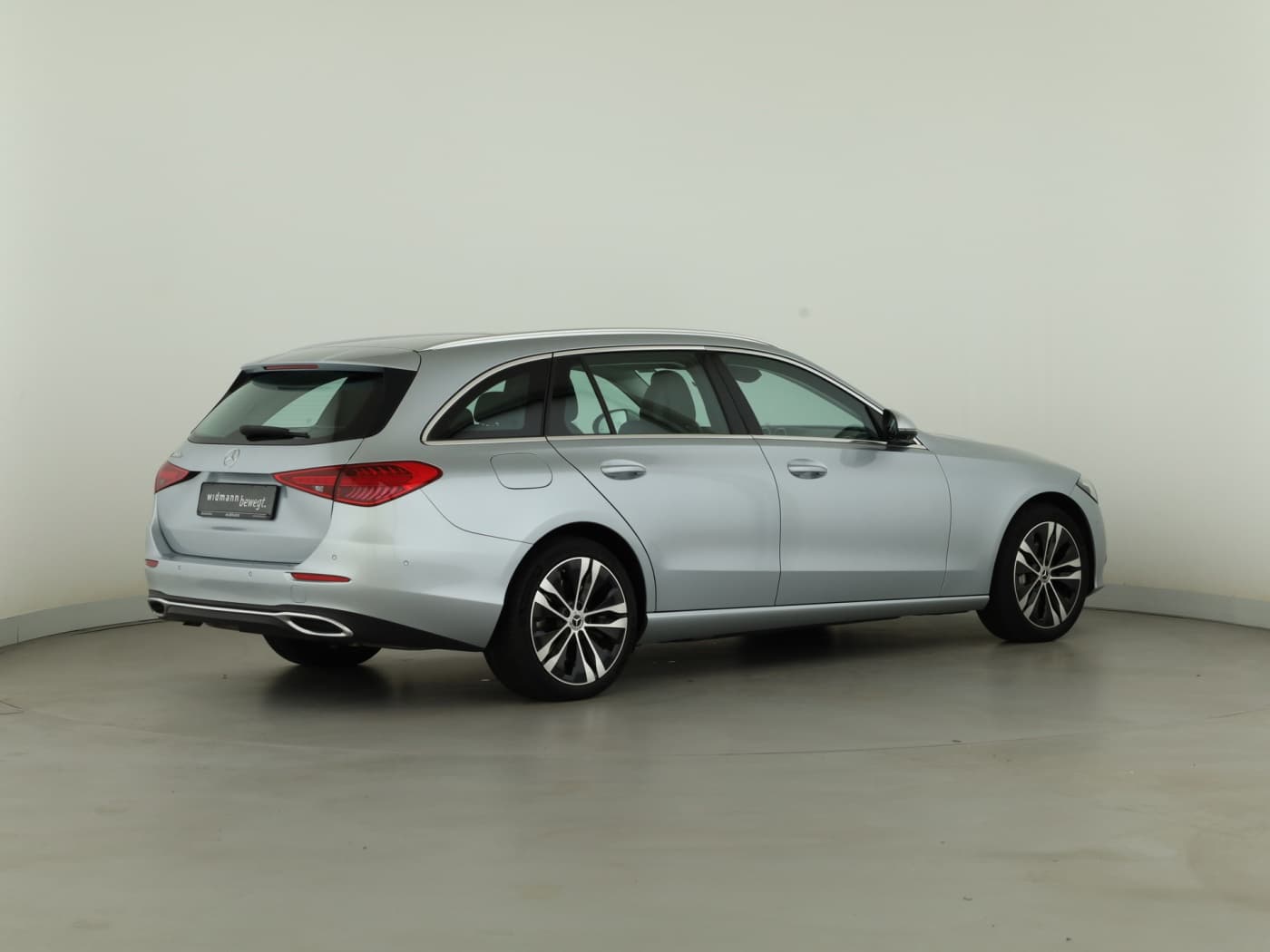 Mercedes-Benz C 300 e T Bild 6
