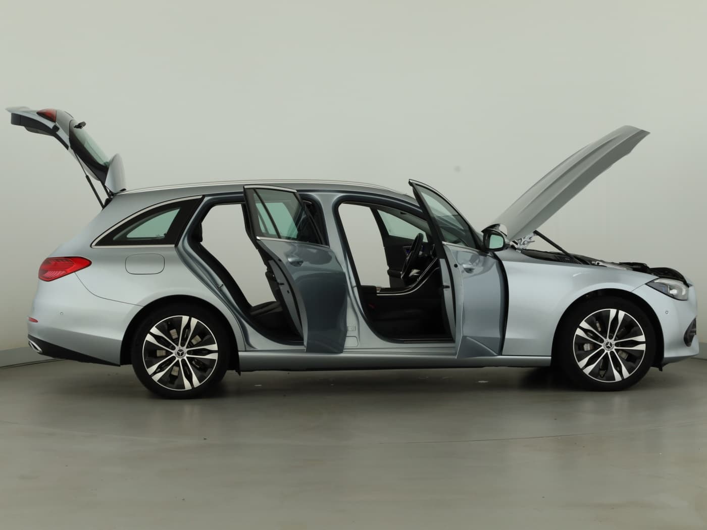 Mercedes-Benz C 300 e T Bild 8