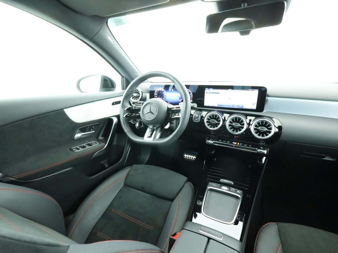 Mercedes-Benz A 35 AMG 4M Bild 10