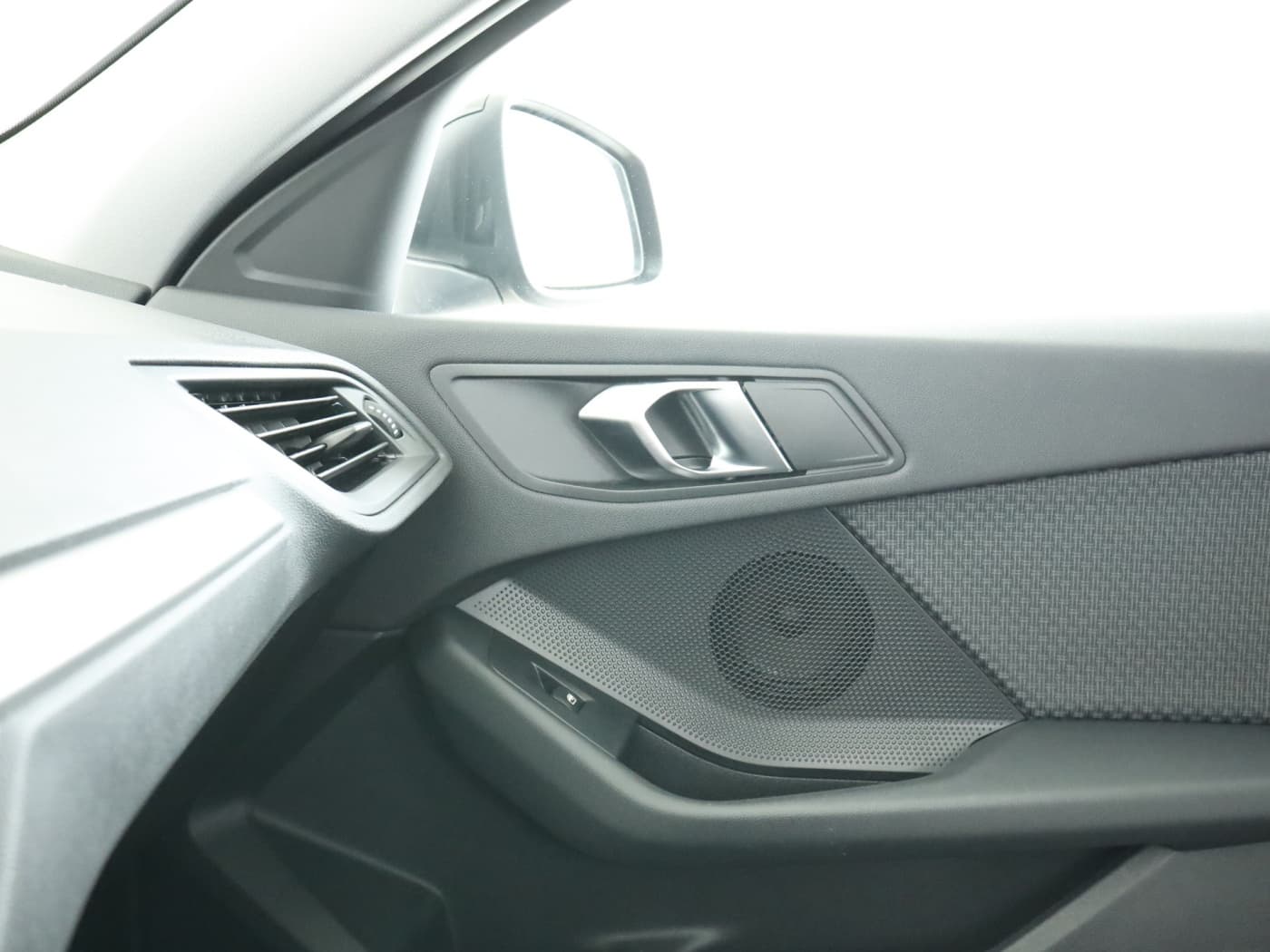 BMW 118i Advantage Bild 16