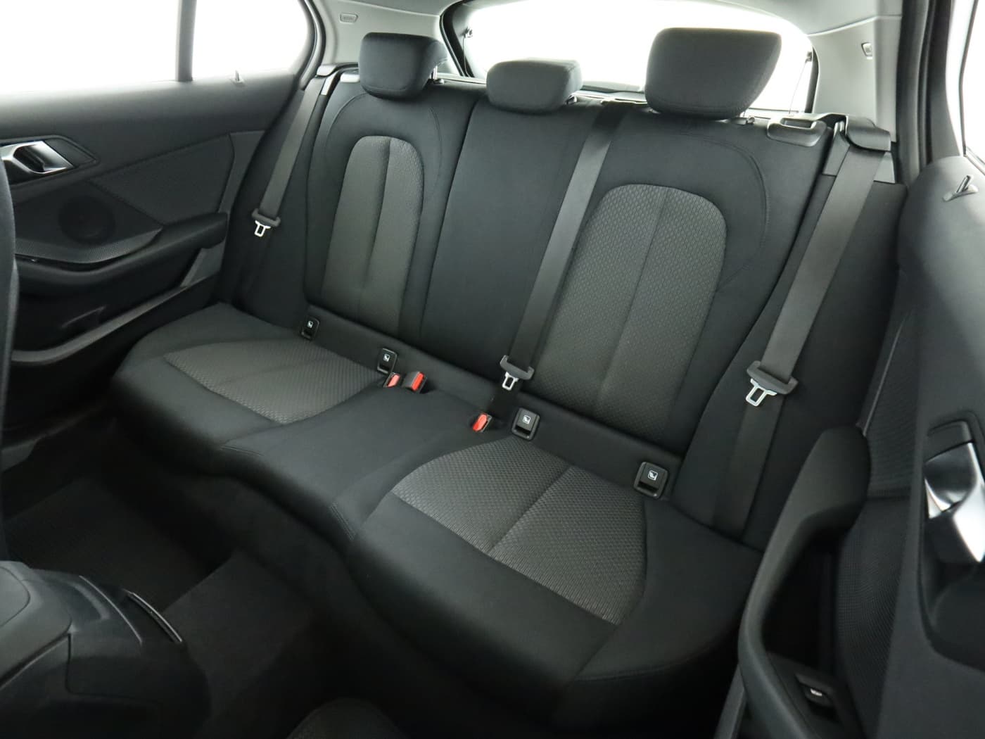 BMW 118i Advantage Bild 18
