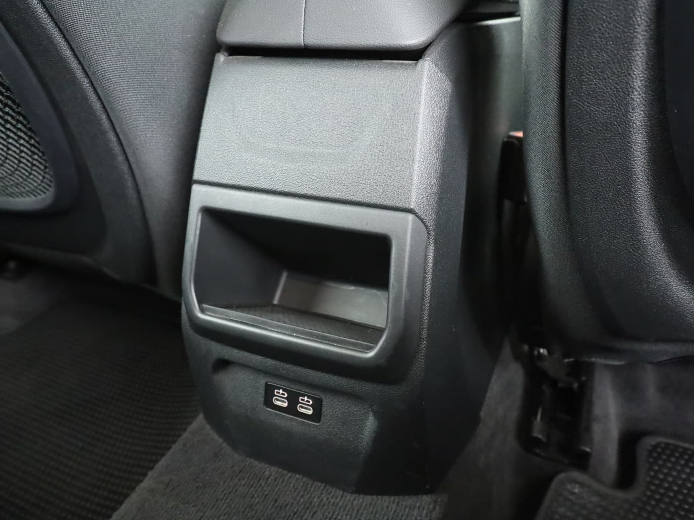 BMW 118i Advantage Bild 24
