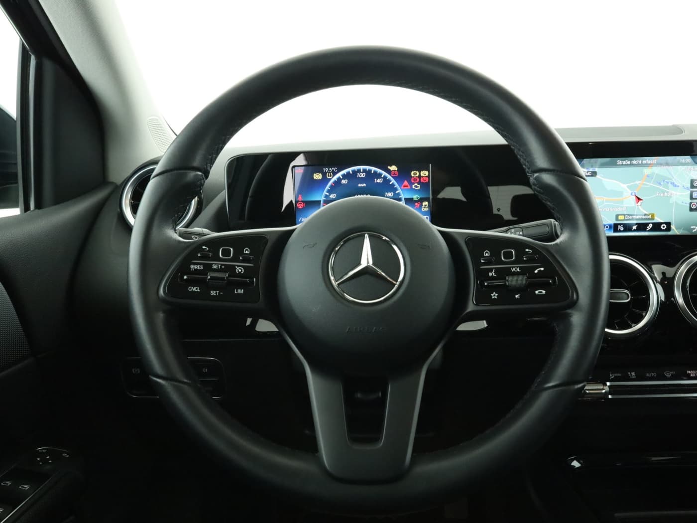 Mercedes-Benz B 250 e Bild 11