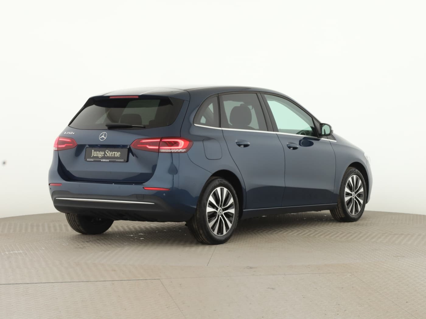 Mercedes-Benz B 250 e Bild 6