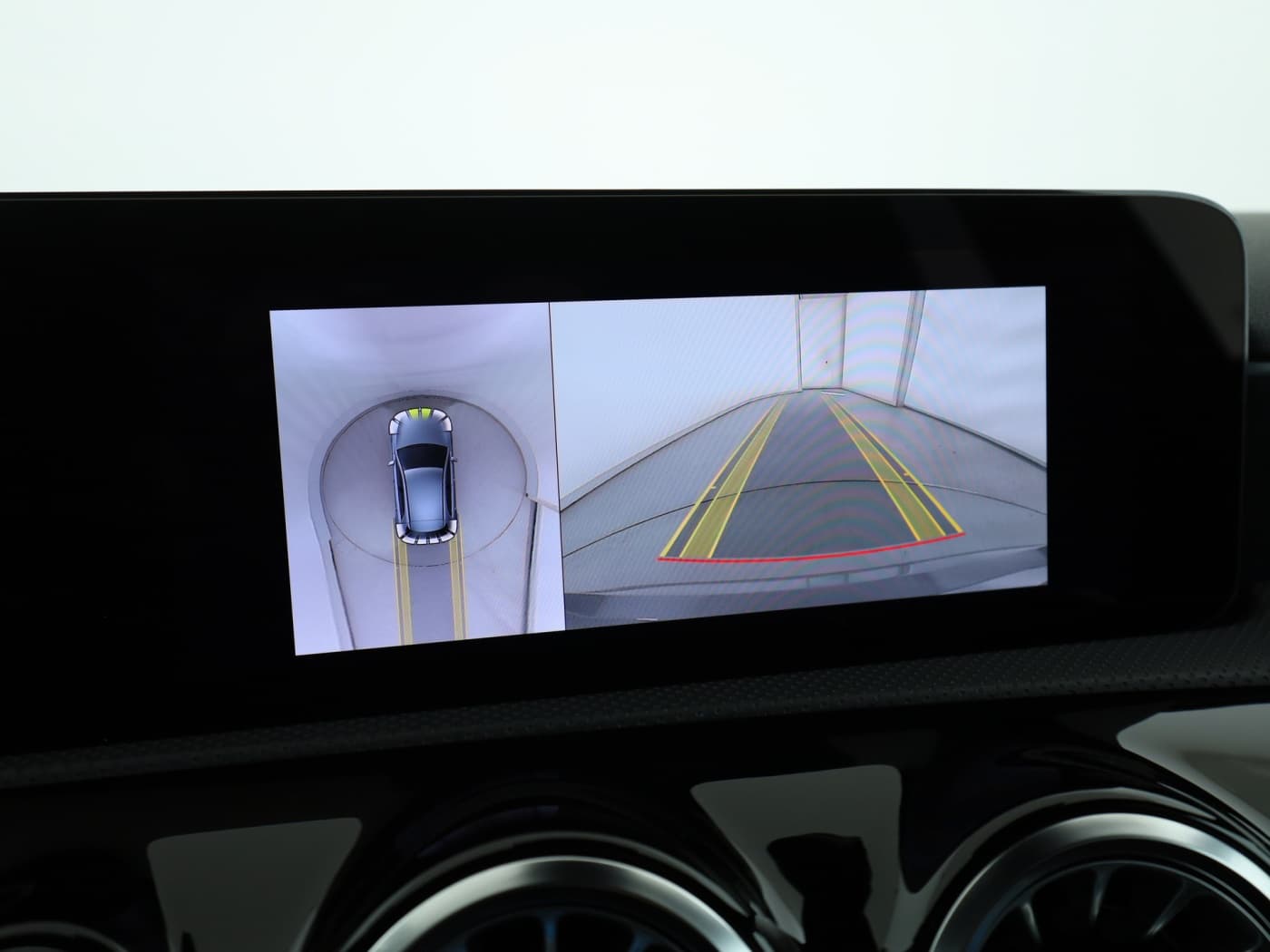 Mercedes-Benz A 35 AMG 4M Bild 24