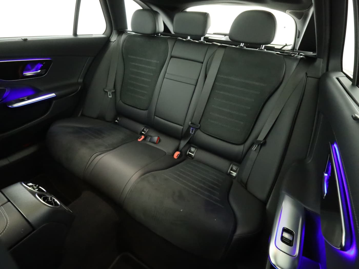 Mercedes-Benz C 300 e T Bild 18