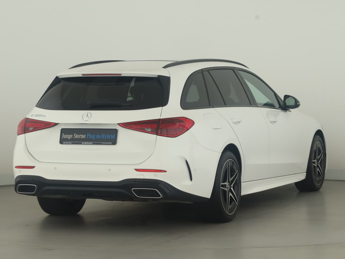 Mercedes-Benz C 300 e T Bild 2