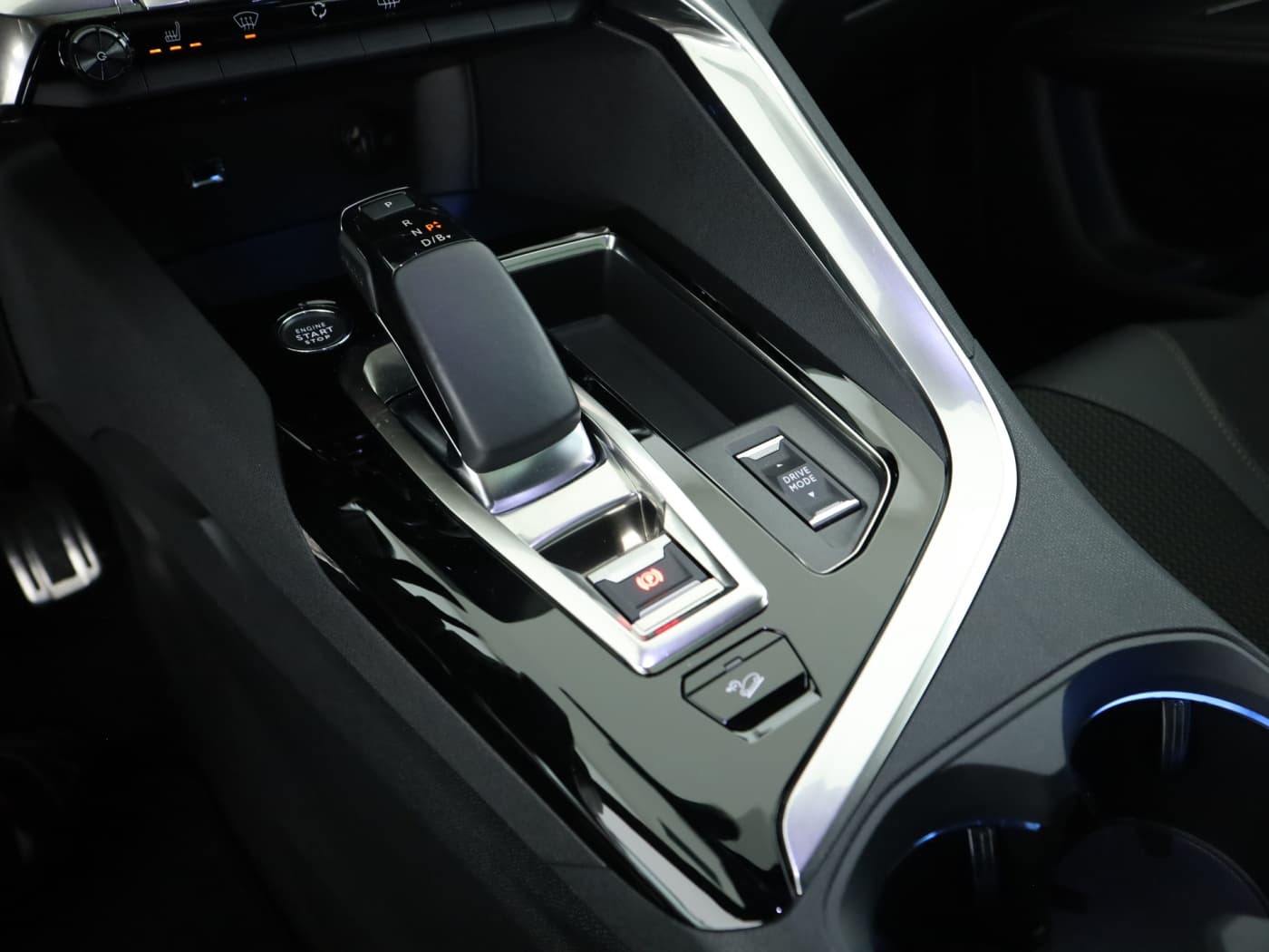 Peugeot 3008 Hybrid4 300 GT Bild 15