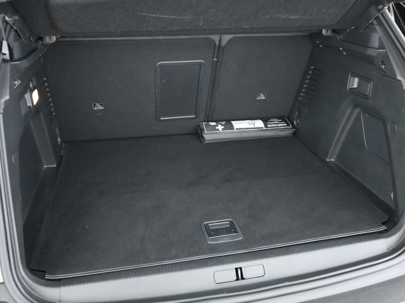 Peugeot 3008 Hybrid4 300 GT Bild 23