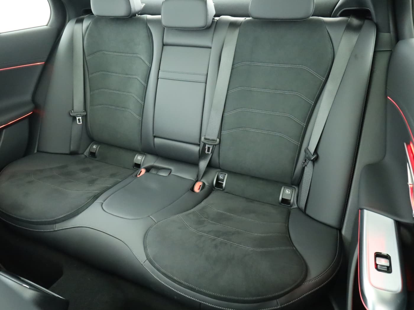 Mercedes-Benz E 200 Bild 18