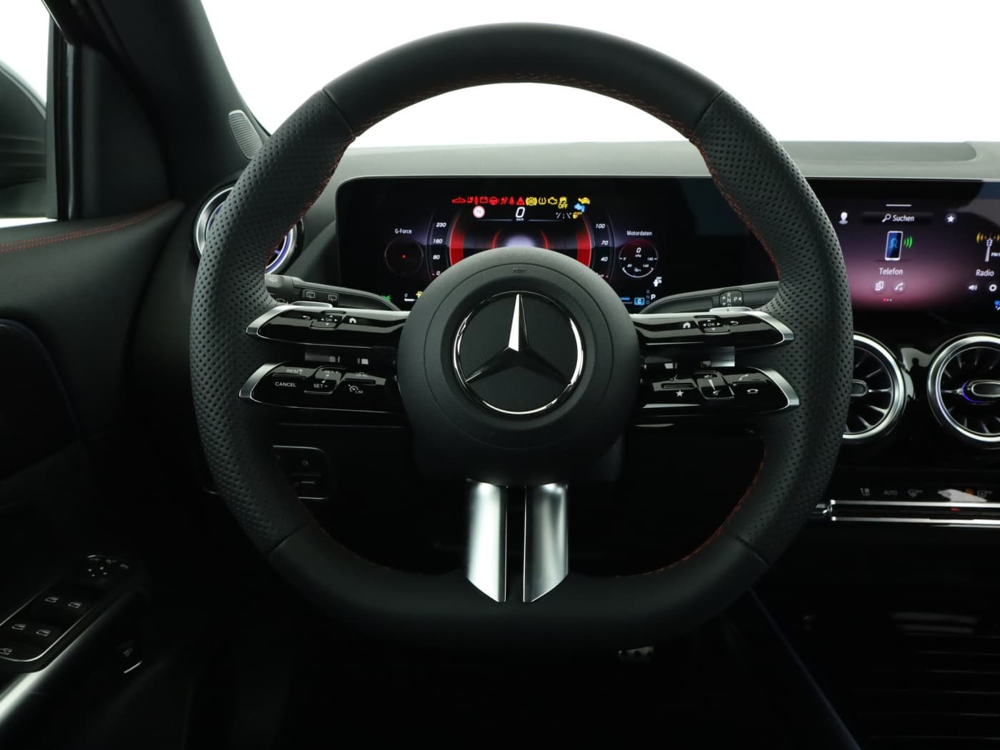 Mercedes-Benz GLA 180 Bild 11