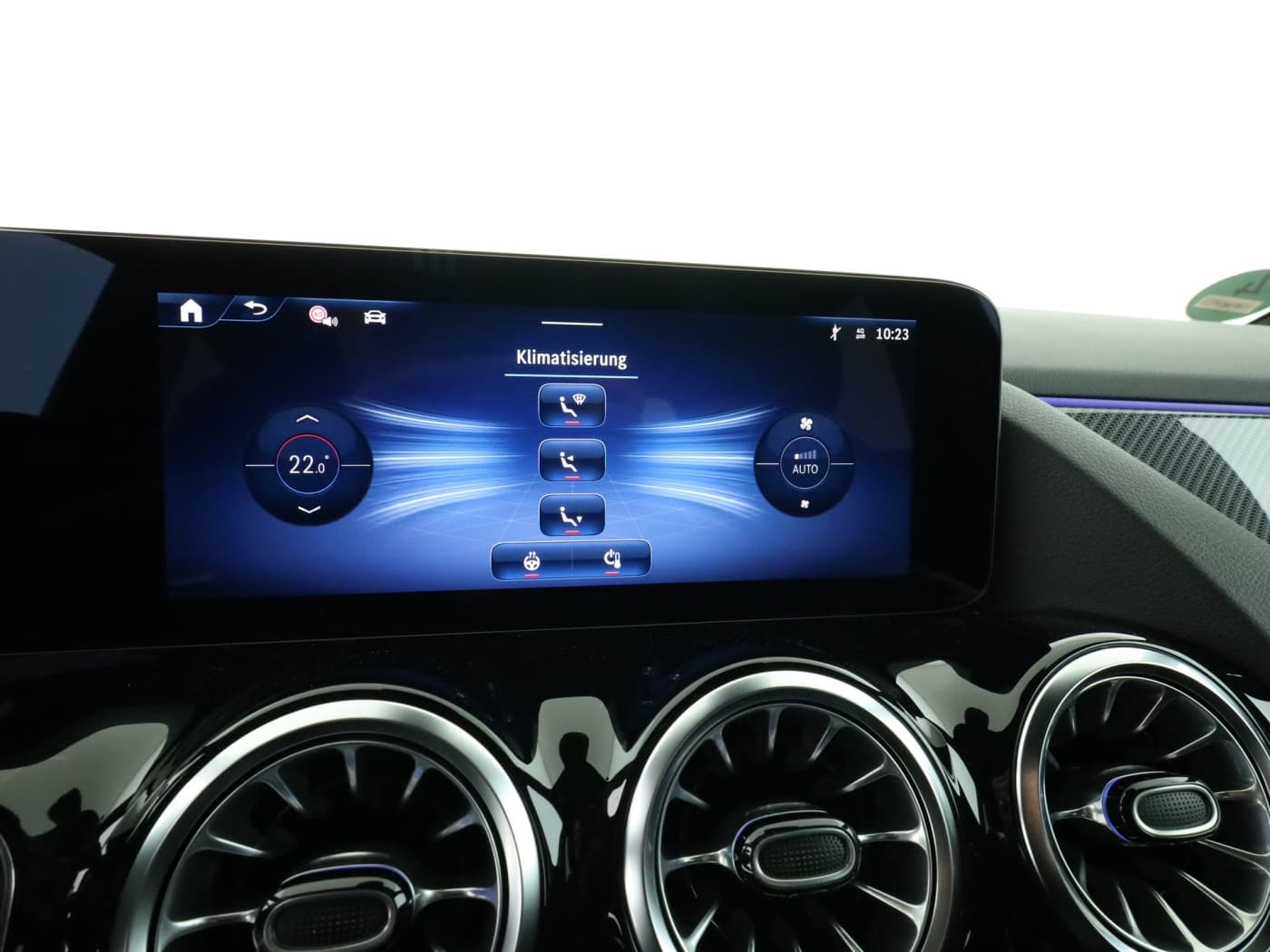 Mercedes-Benz GLA 180 Bild 14