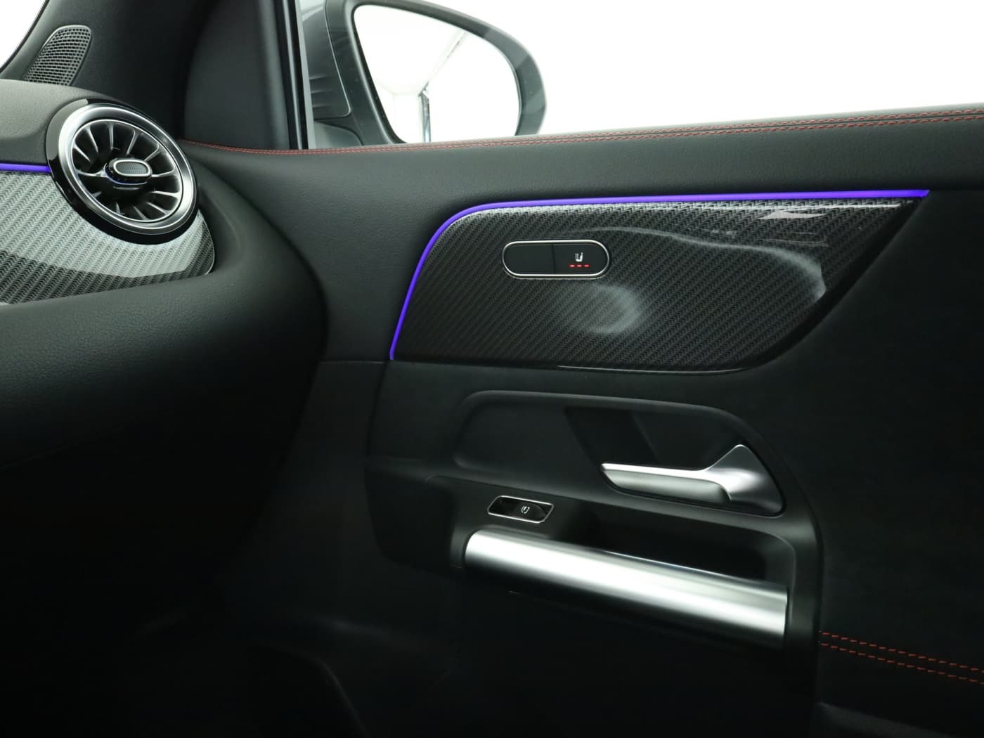 Mercedes-Benz GLA 180 Bild 16