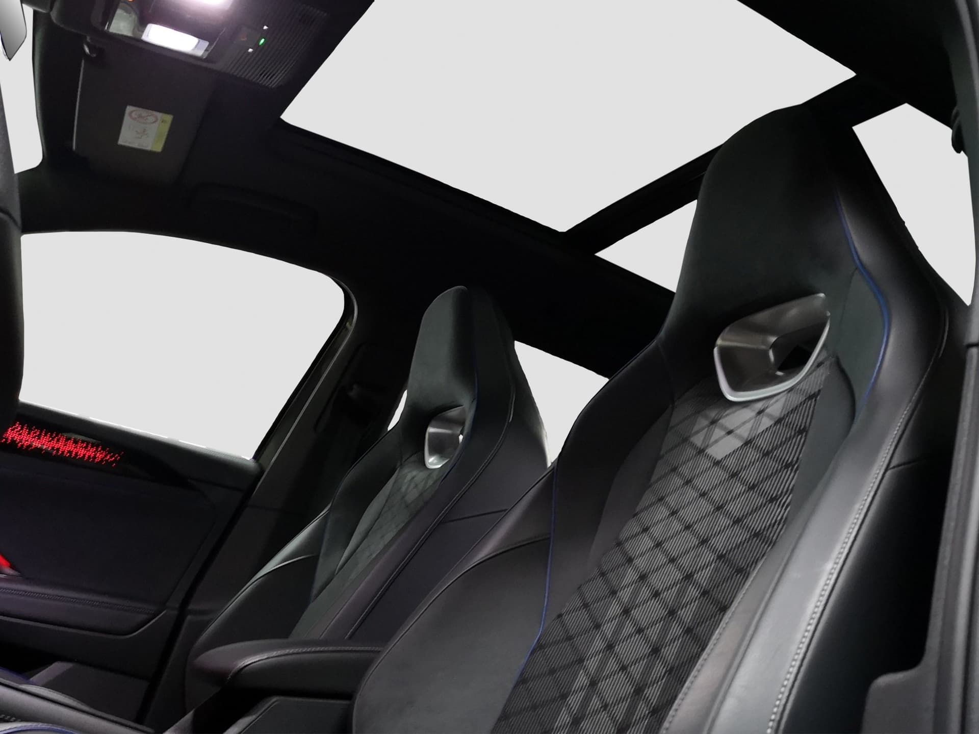 Volkswagen Tayron R-Line 2.0 l TDI 4MOTION DSG Bild 14