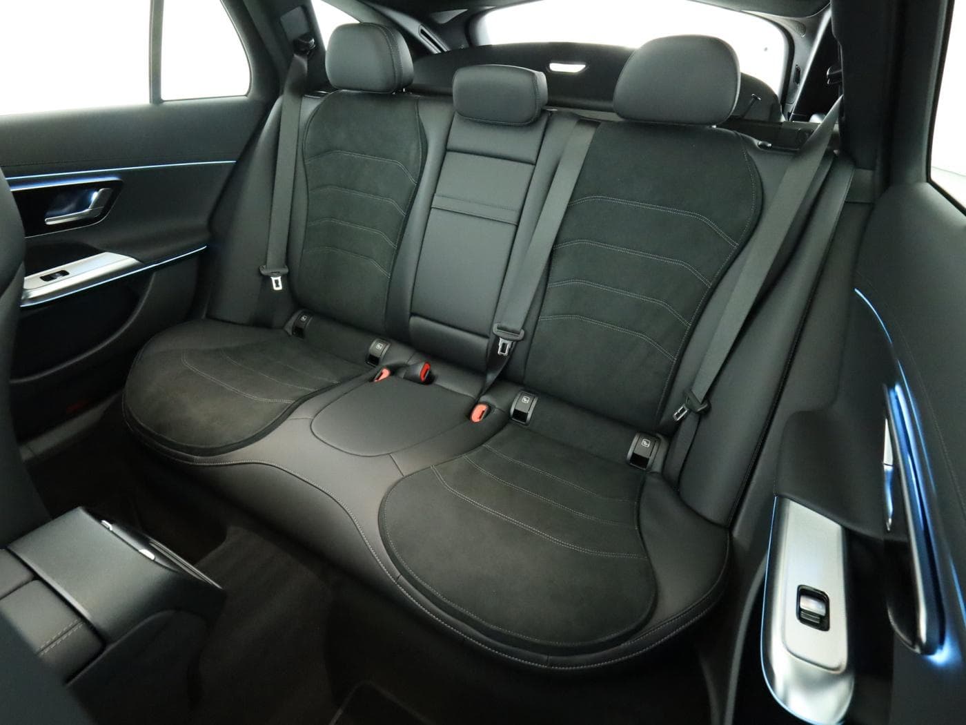 Mercedes-Benz E 300 de 4MATIC T-Modell mit EQ Hybrid Technologie Bild 18