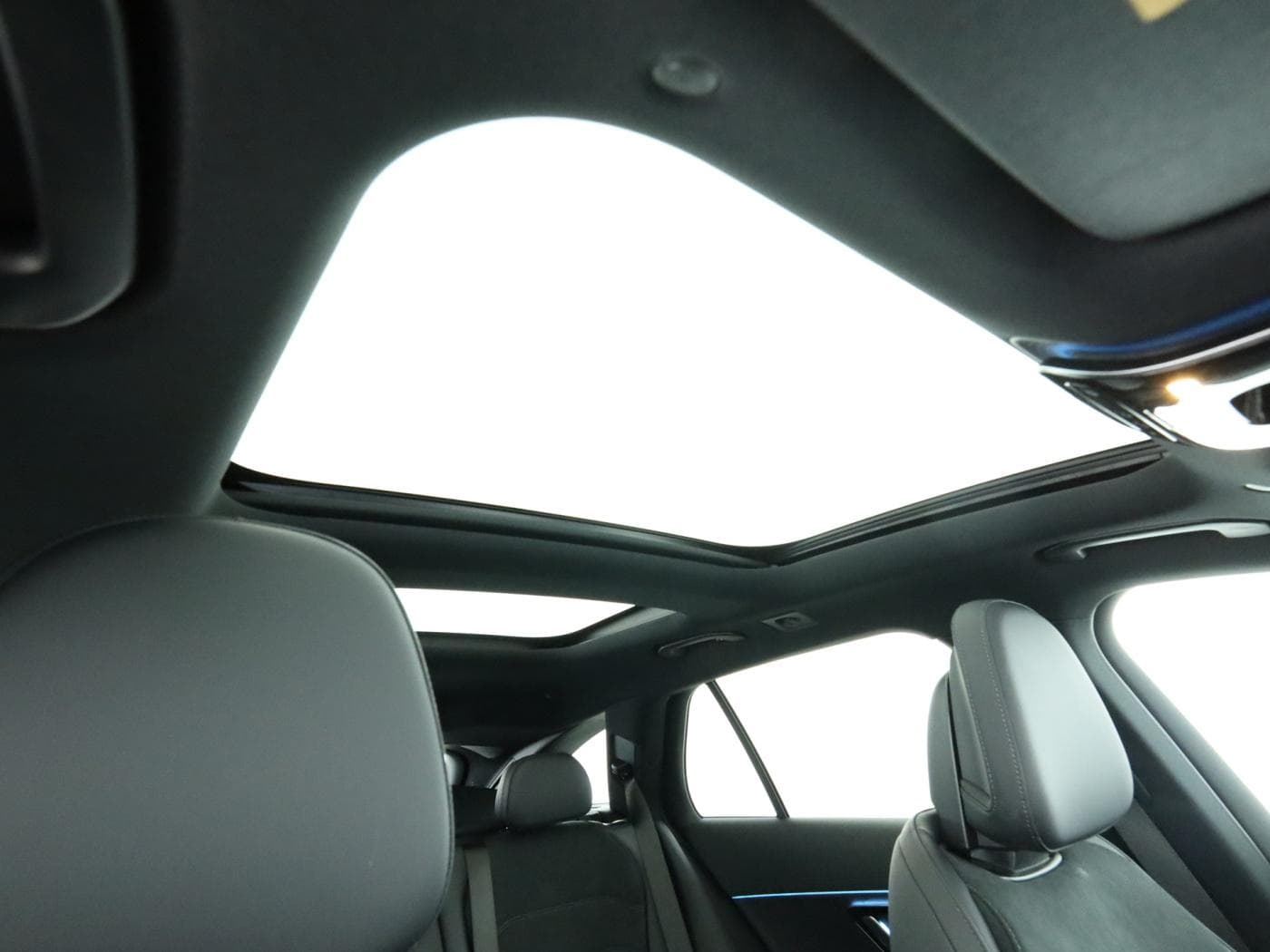 Mercedes-Benz E 300 de 4MATIC T-Modell mit EQ Hybrid Technologie Bild 21