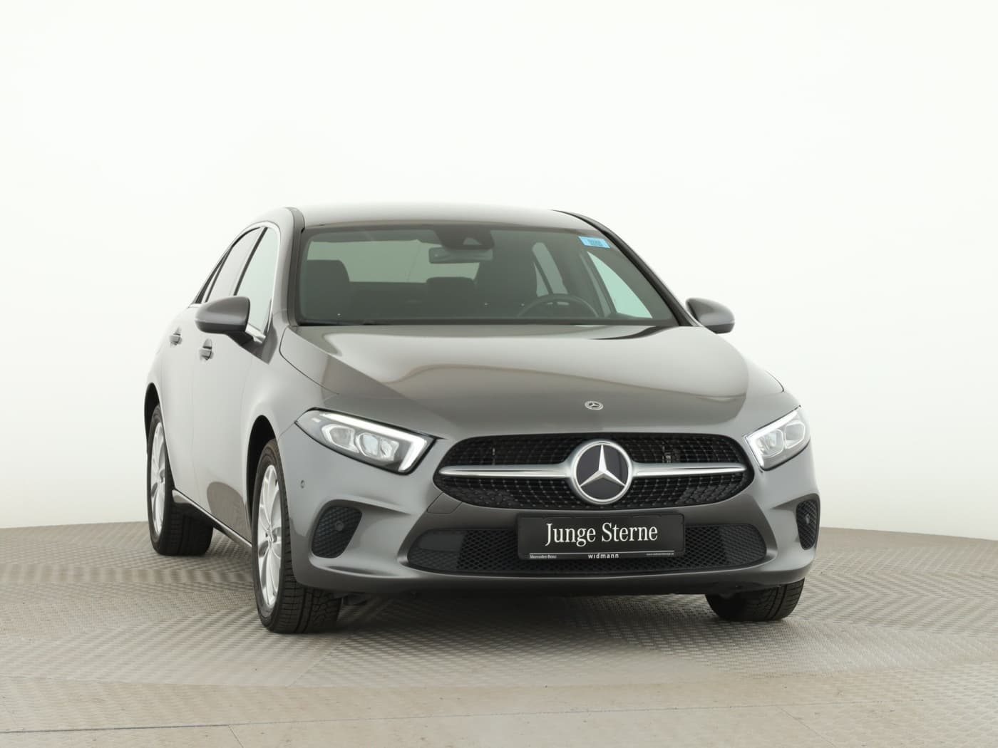 Mercedes-Benz A 250 e Lim Bild 3