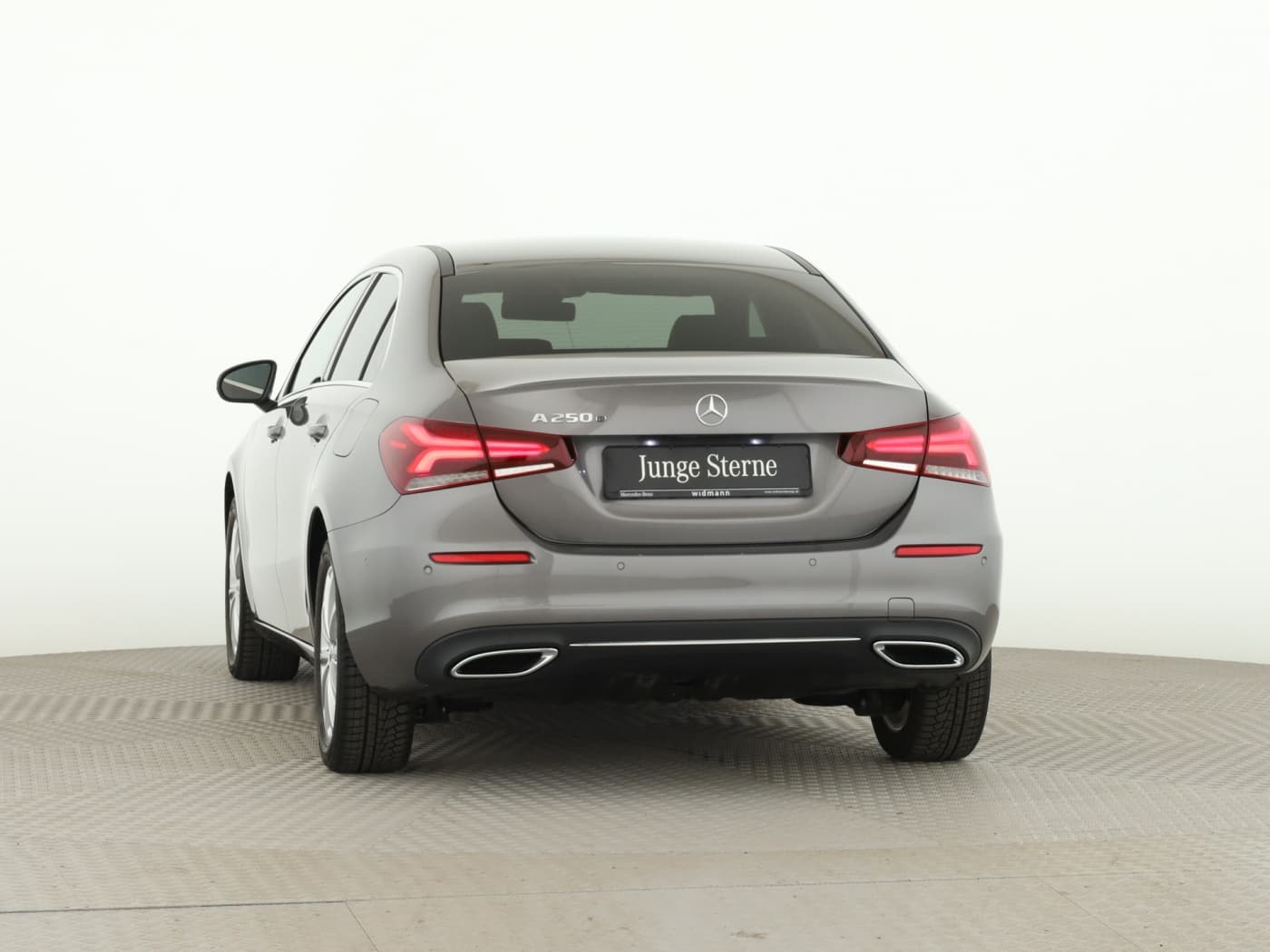 Mercedes-Benz A 250 e Lim Bild 4