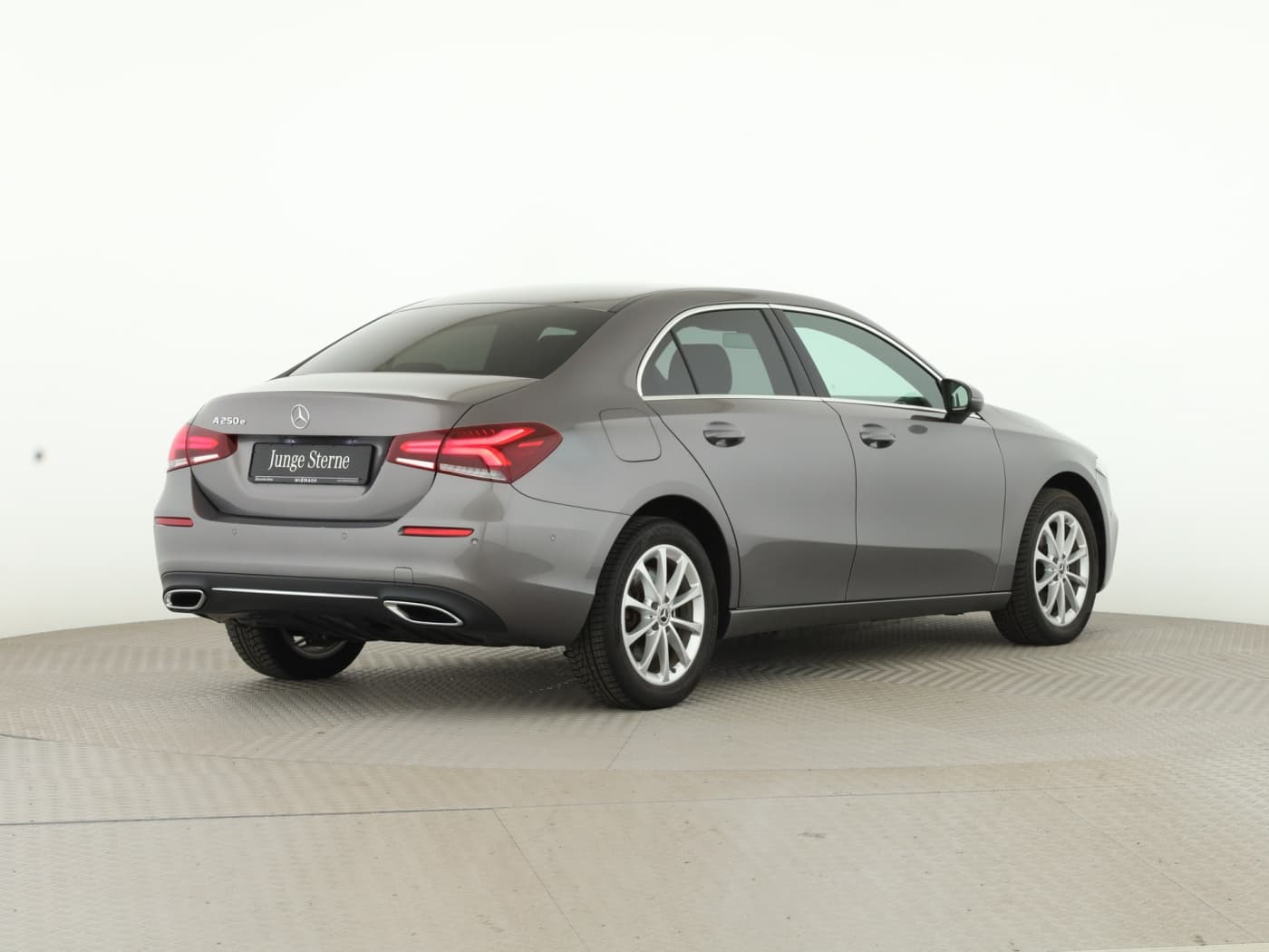 Mercedes-Benz A 250 e Lim Bild 6