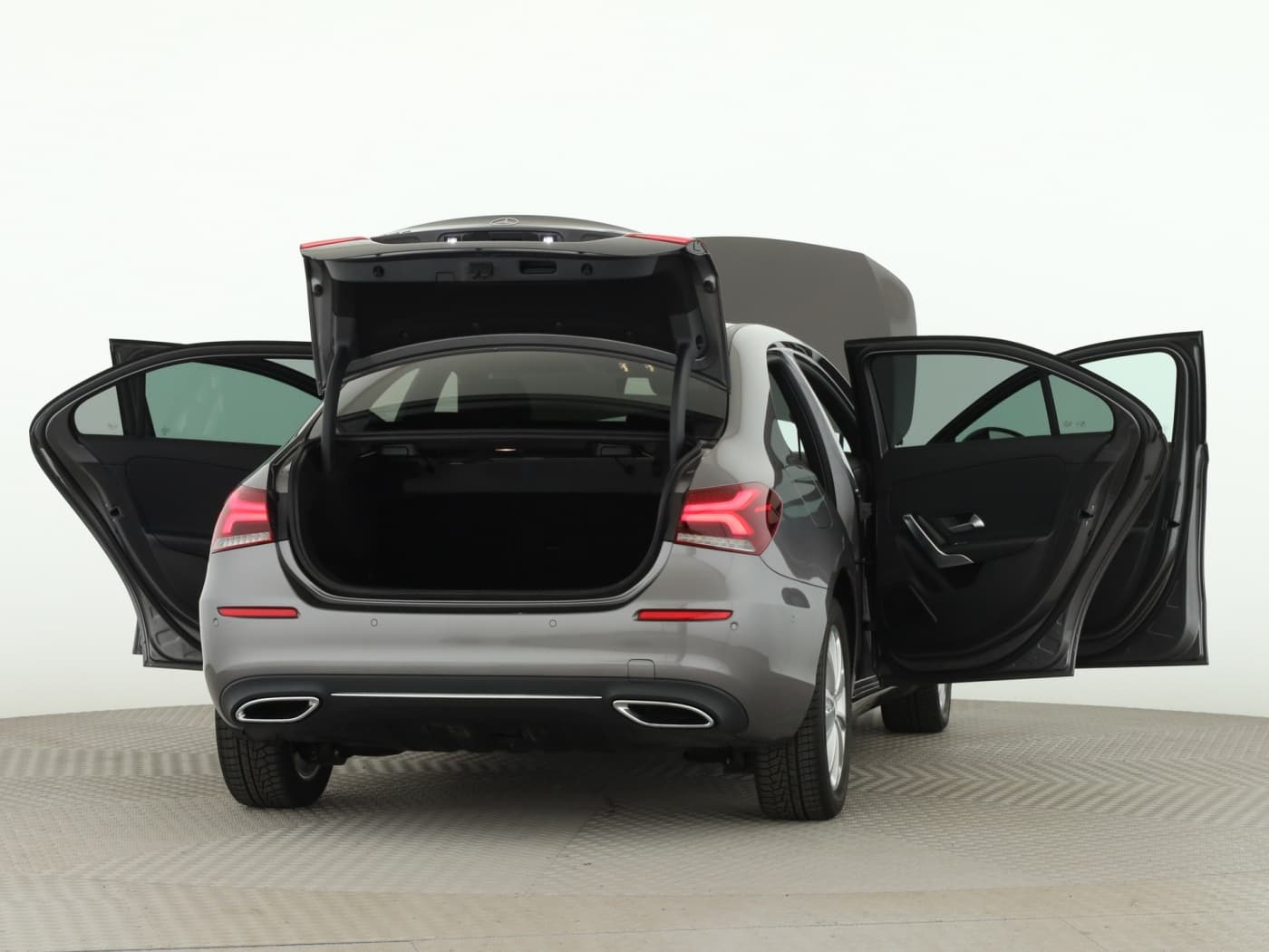 Mercedes-Benz A 250 e Lim Bild 9