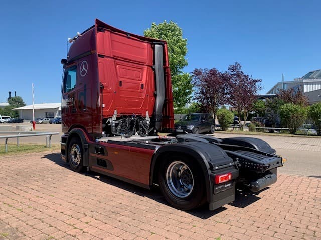 Mercedes-Benz Actros 1853 LS GigaSpace Bild 5