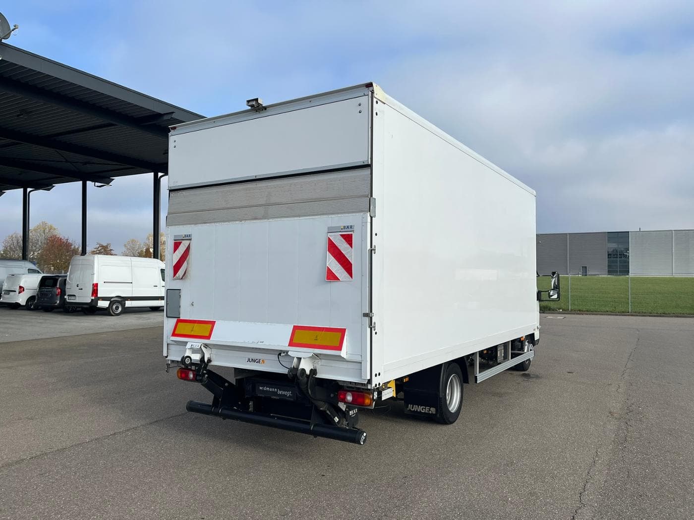 Mitsubishi Fuso Fuso Canter 7C18 AMT Junge Kofferaufbau Bild 5