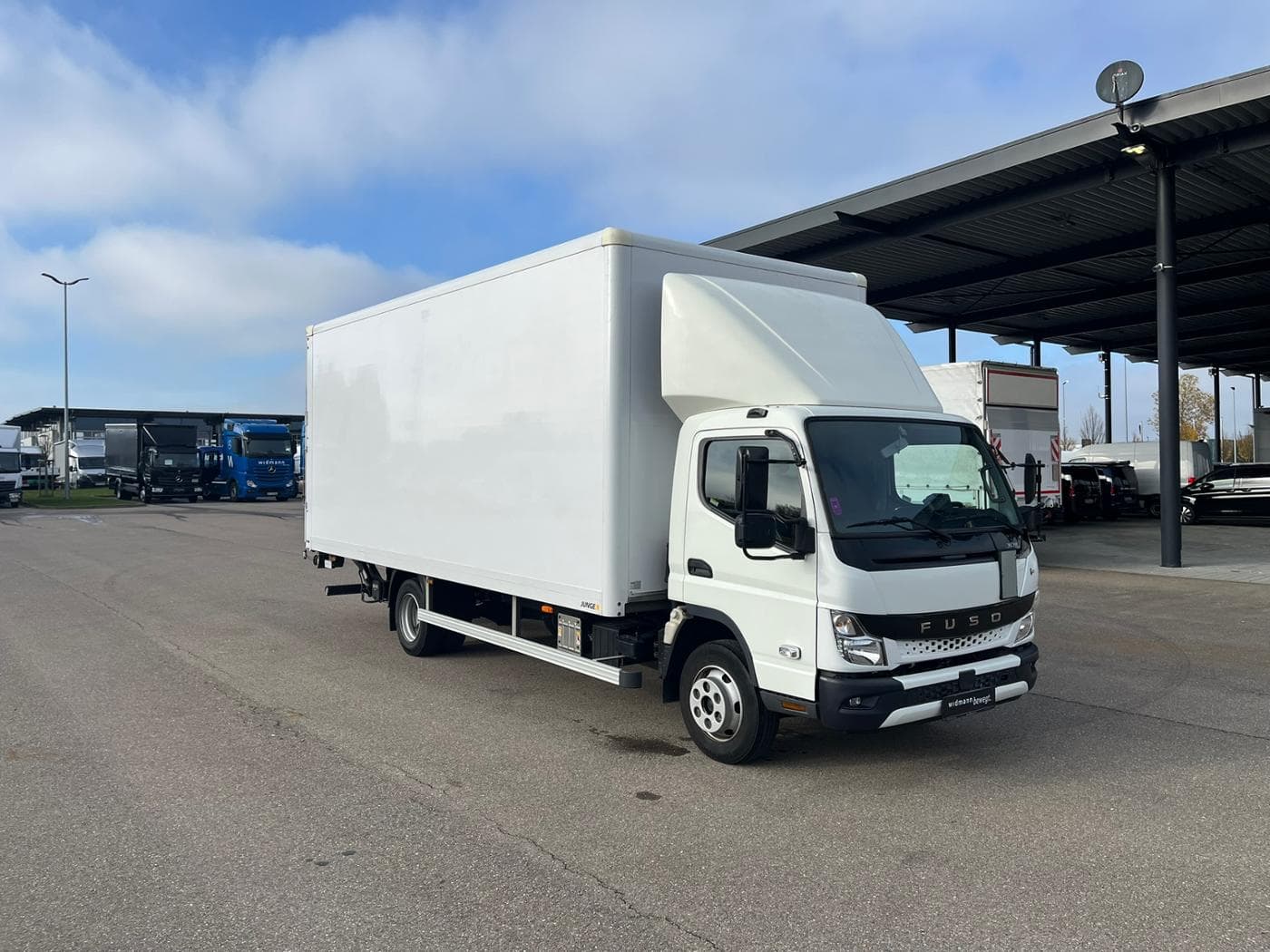 Mitsubishi Fuso Fuso Canter 7C18 AMT Junge Kofferaufbau Bild 7