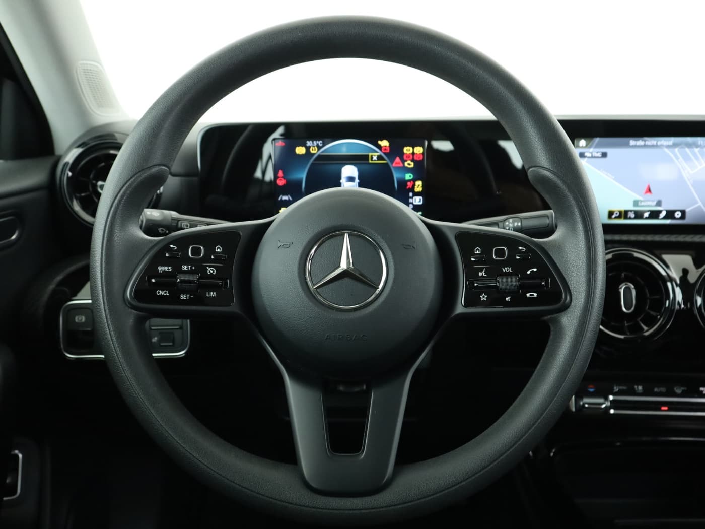 Mercedes-Benz A 250 e Bild 11