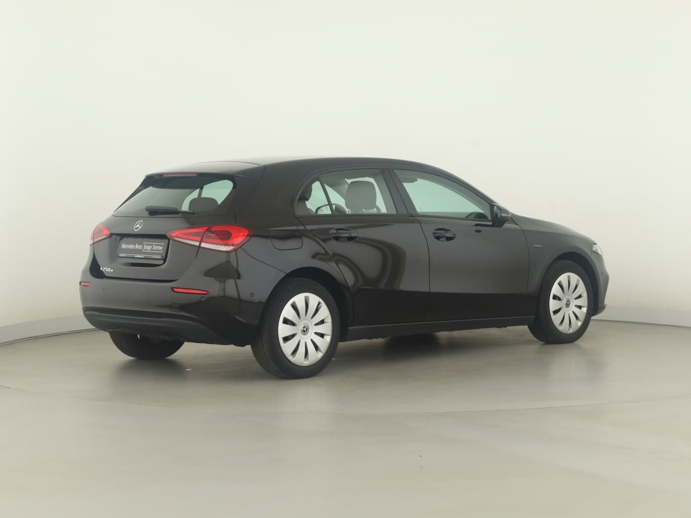 Mercedes-Benz A 250 e Bild 6