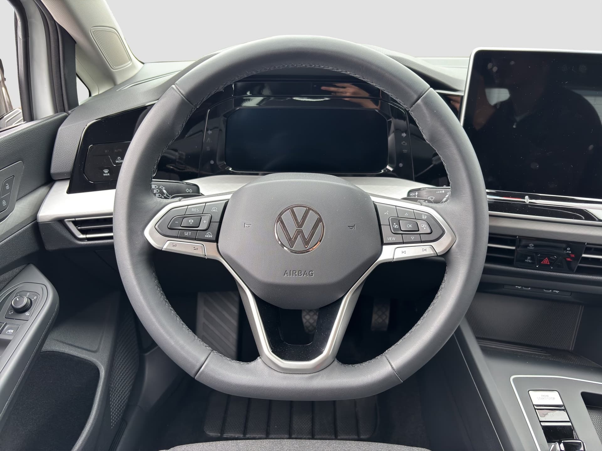 Volkswagen Golf Life 1.5 eTSi 115 PS DSG NAVI ACC Kamera Bild 10