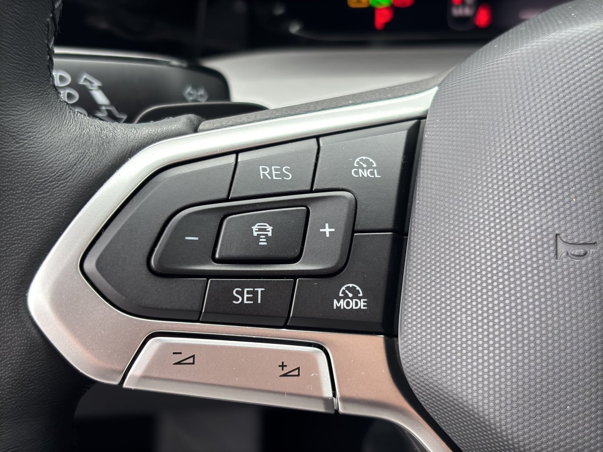 Volkswagen Golf Life 1.5 eTSi 115 PS DSG NAVI ACC Kamera Bild 19