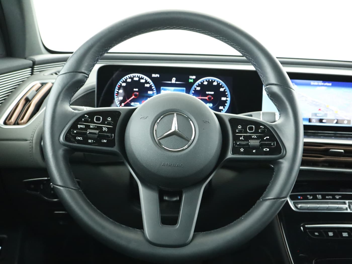 Mercedes-Benz EQC 400 4M Bild 11