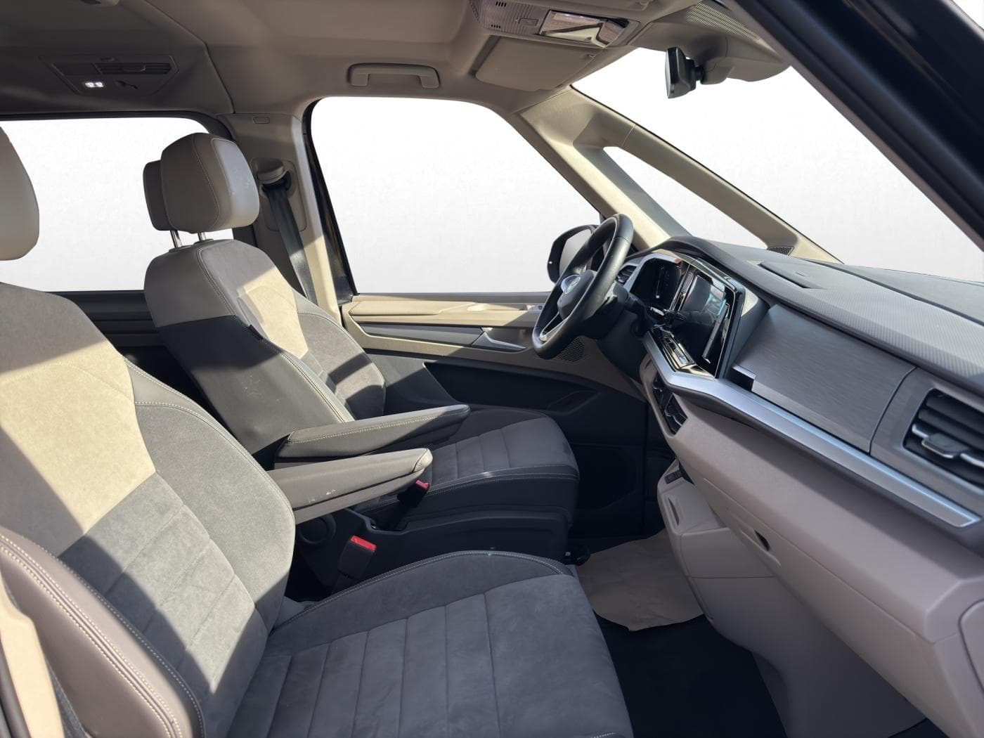 Volkswagen T7 Multivan 2.0 TDI Life Bild 15