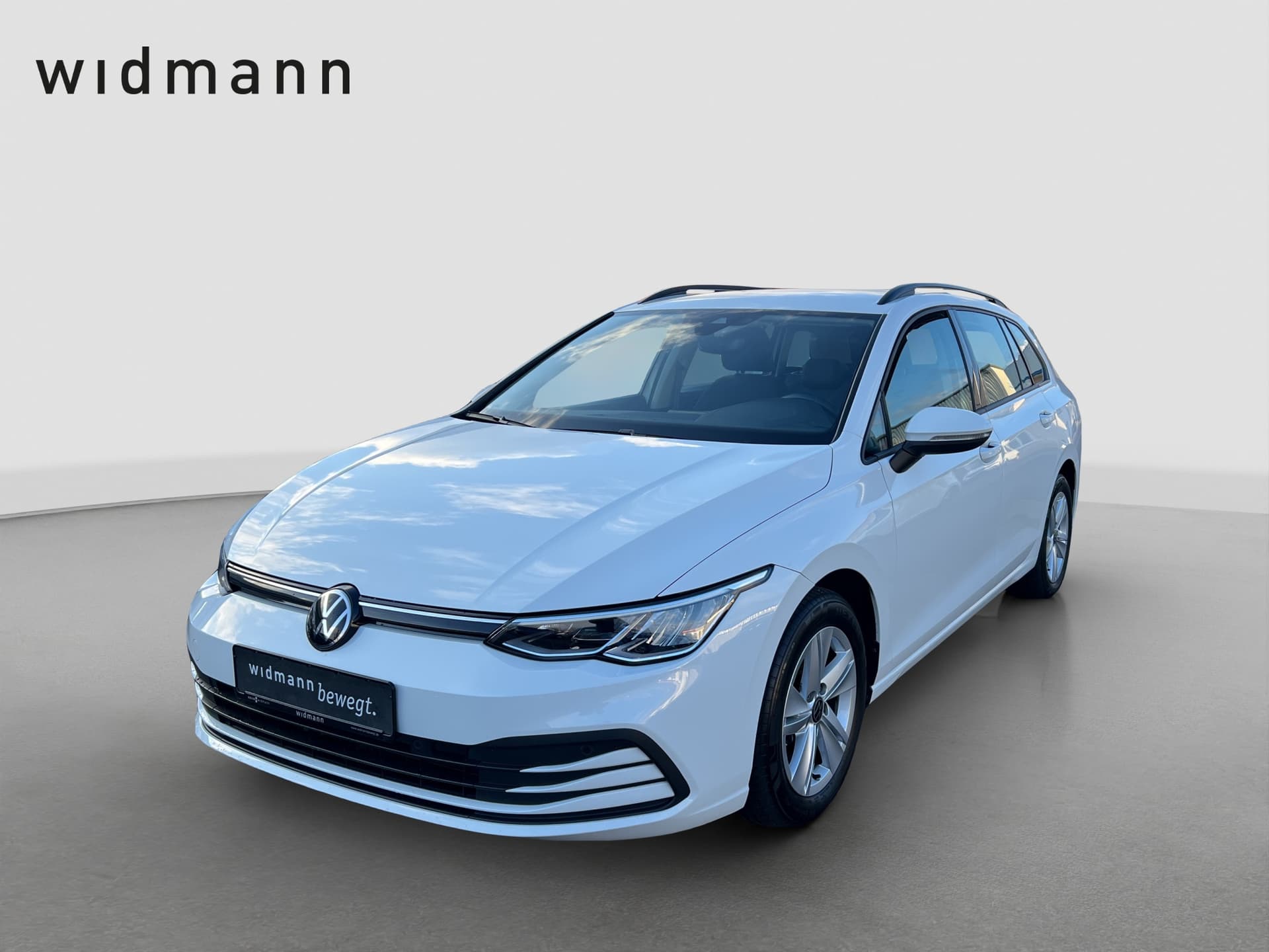 Volkswagen Golf Variant Life 110 PS ACC NAVI APP Bild 1