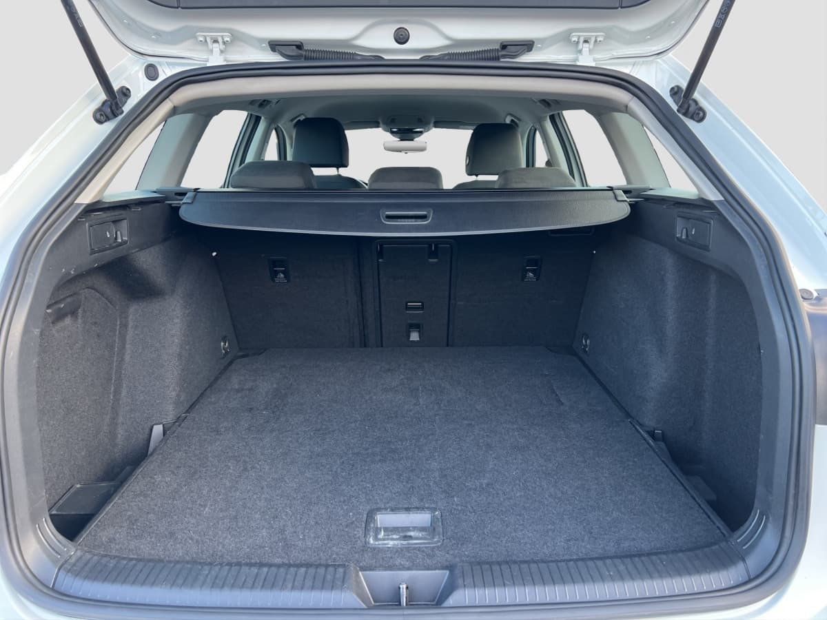 Volkswagen Golf Variant Life 110 PS ACC NAVI APP Bild 18