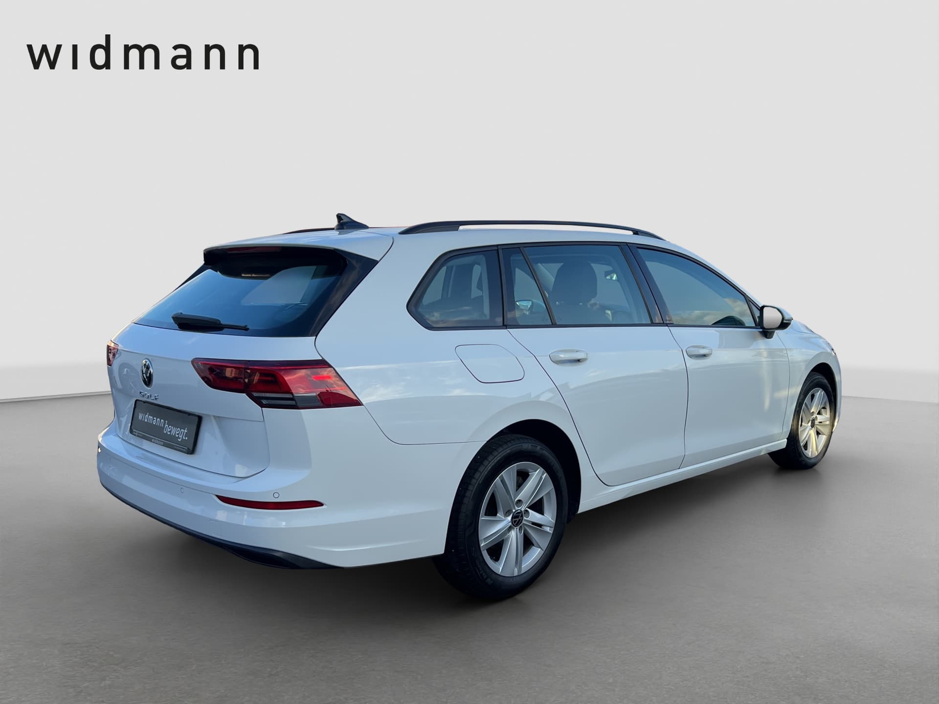 Volkswagen Golf Variant Life 110 PS ACC NAVI APP Bild 2