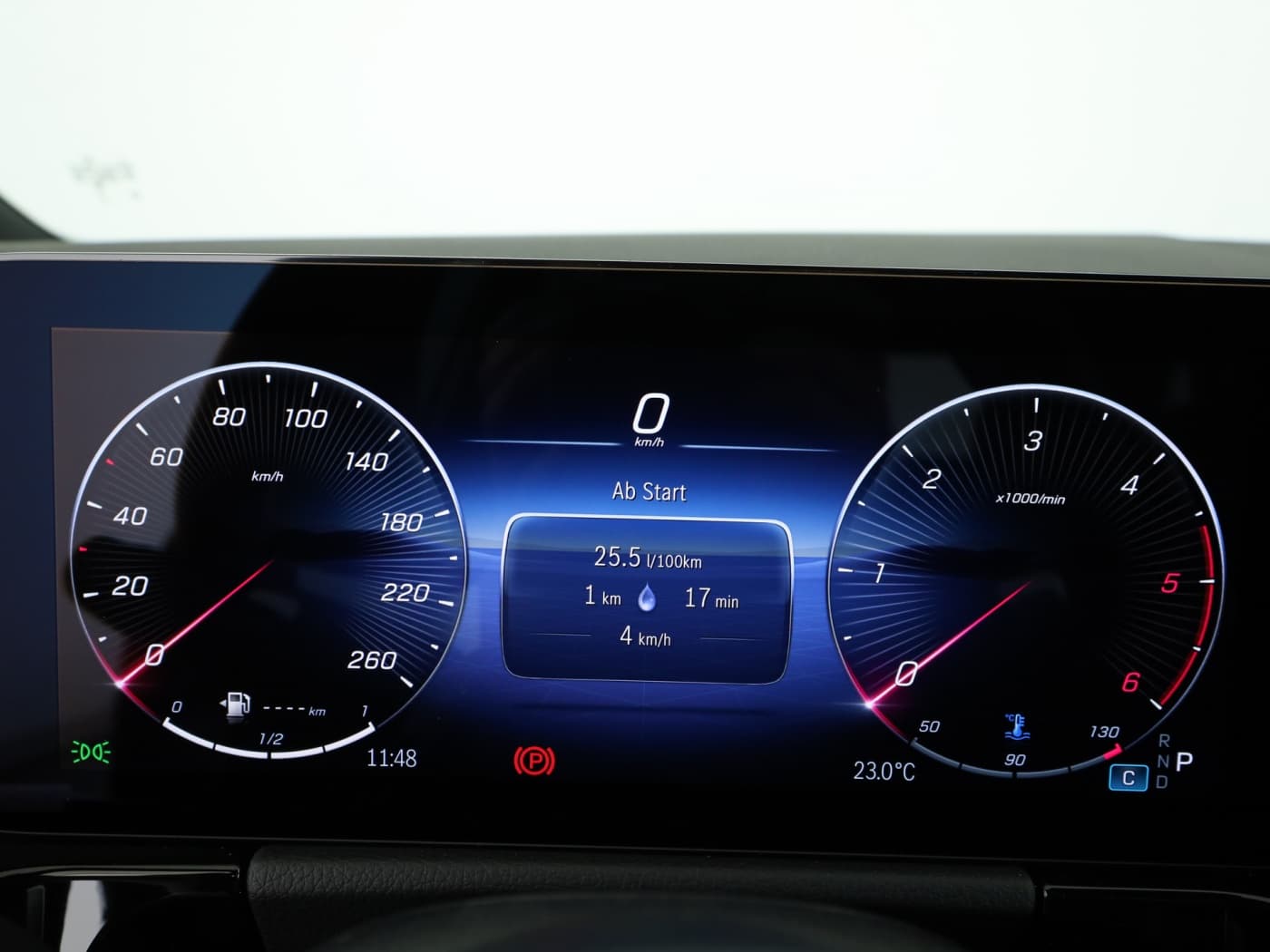 Mercedes-Benz GLA 220 d 4MATIC Bild 12