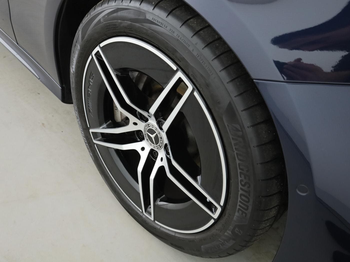 Mercedes-Benz E 220 d Bild 21