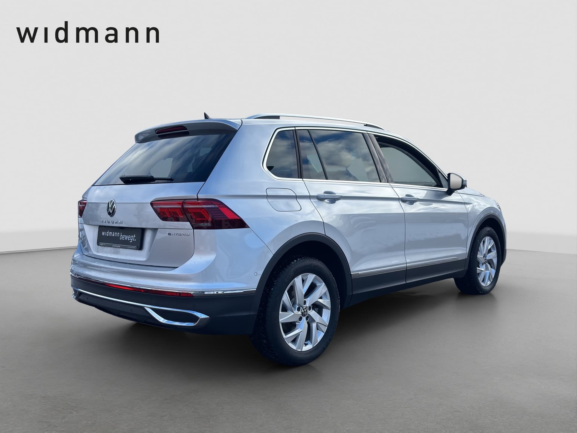 Volkswagen Tiguan Elegance 1.4 electric/TSI eHybrid 180kW 6-Gang DSG 4 Türen Bild 2