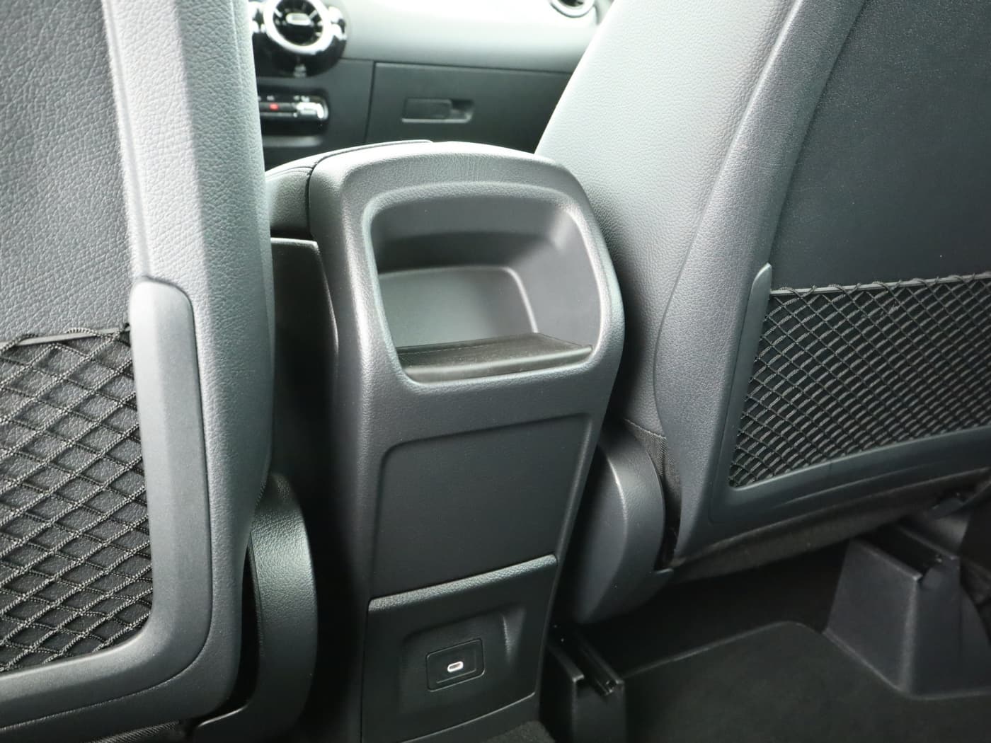 Mercedes-Benz B 180 Bild 23