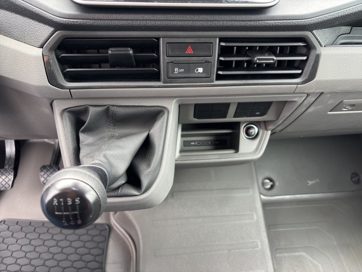 Volkswagen Crafter 35 2,0 TDI 130 KW Kasten LR/HD Bild 13