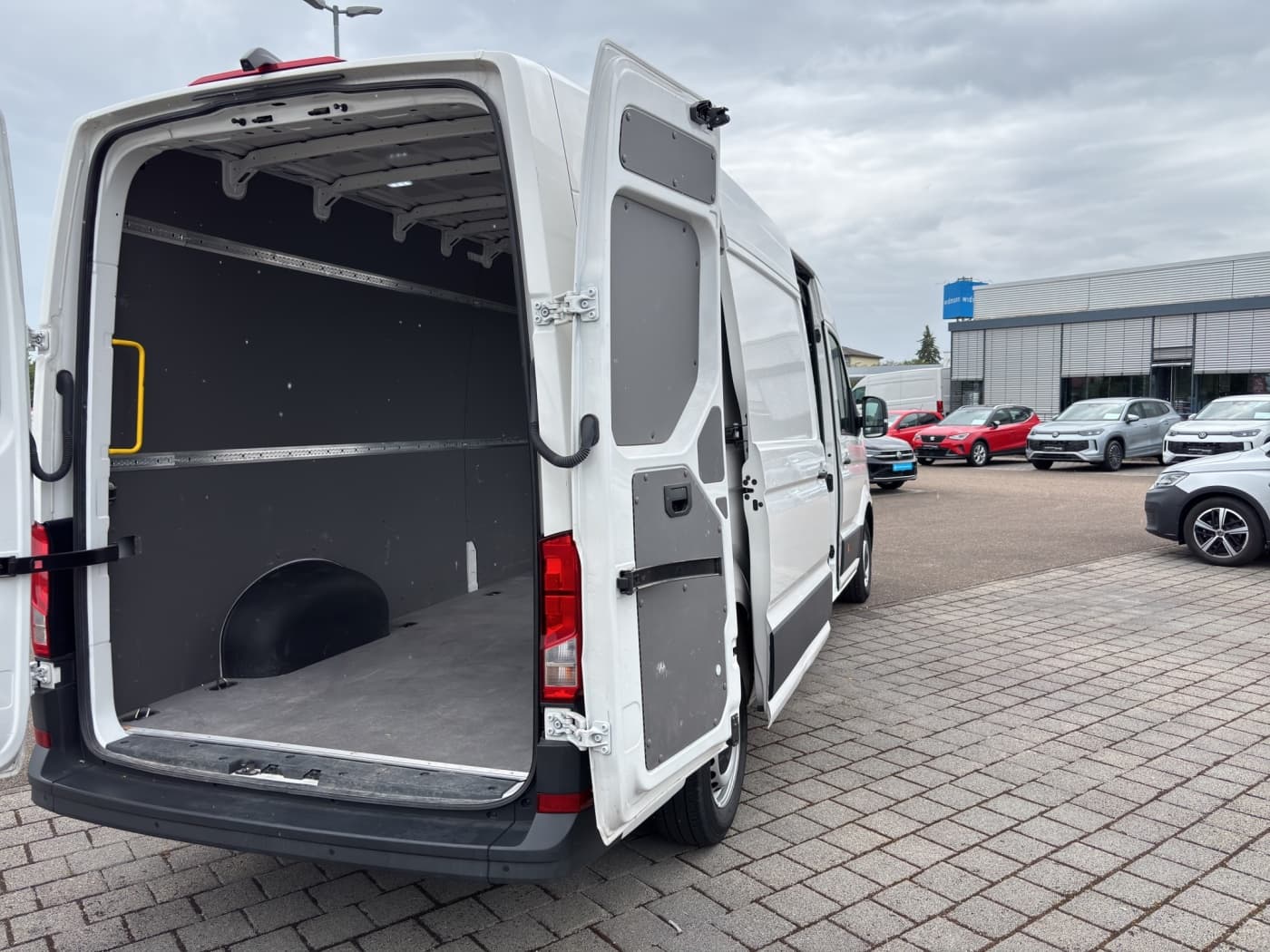 Volkswagen Crafter 35 2,0 TDI 130 KW Kasten LR/HD Bild 20